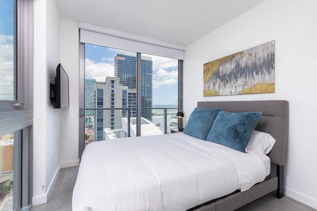 Amazing 2 Bedroom 30Th Floor Downtown Free Parking Miami Exterior photo